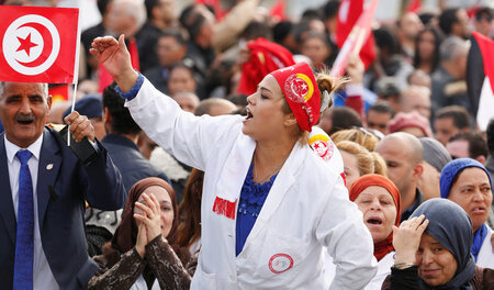Demonstration in Tunis gegen die vom IWF durchgedrückte neoliber...