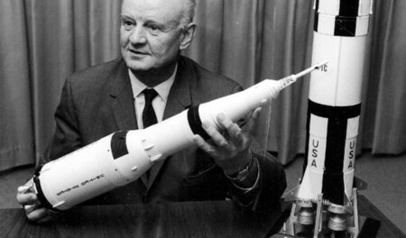 Die für den bemannten Mondflug entwickelte »Saturn V«-Rakete des...