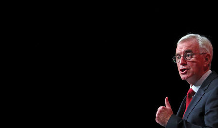 John McDonnell will die Macht der Internetmonopole brechen (Live...