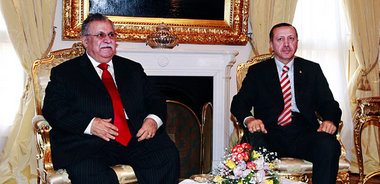 Talabani (l.) fordert von Erdogan Zugeständnisse gegenüber den i... Talabani (l.) fordert von Erdogan Zugeständnisse gegenüber den i...