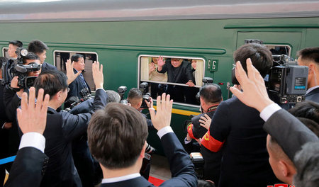 Sonderzug nach Beijing: Kim Jong Uns Staatsbesuch in der VR Chin...