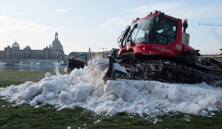 Schnee_fuer_den_Skiw_55903800.jpg