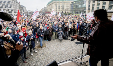 Kundgebung_Aufstehen_59695068.jpg