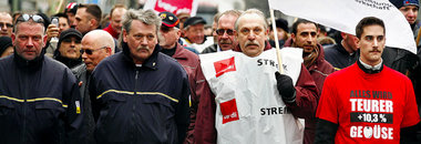Gewerkschafter sauer auf »Rot-Rot«: Spontandemonstration von BVG... Gewerkschafter sauer auf »Rot-Rot«: Spontandemonstration von BVG...
