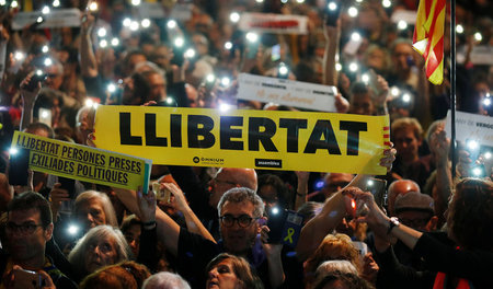 Demonstration für die Unabhängigkeit Kataloniens in Barcelona (1...