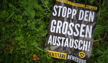Aufkleber_der_Identi_58877579.jpg