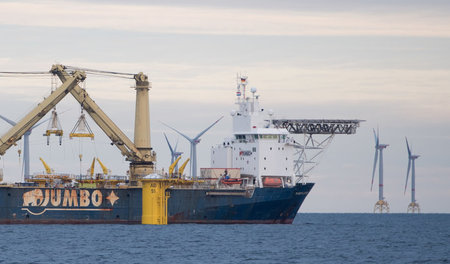 Offshore_Windpark_Ar_56859776.jpg