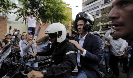 Mopedausflug nach dem Putsch: Juan Guaidó am Mittwoch