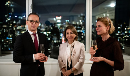 Heiko Maas mit Suzan Aref (Women Empowerment Organization) und A...