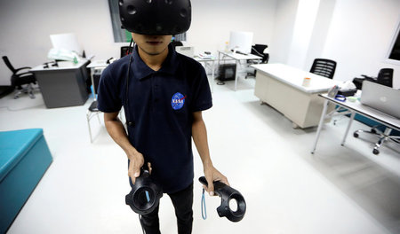 Hightech-Präsentation in Yangon: Myanmar macht Fortschritte. Sch...