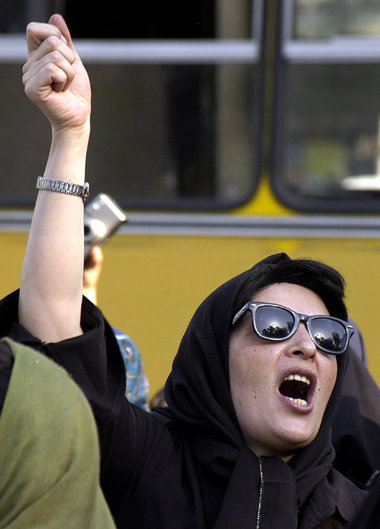 Demonstration für Gleichberechtigung am 12. Juni 2005 in Teheran Demonstration für Gleichberechtigung am 12. Juni 2005 in Teheran