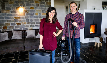 Donya Farahani mit dem Vertreter Sven Wegerhoff