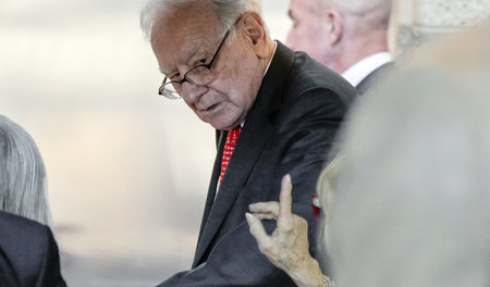 Warren_Buffett_bei_j_57221100.jpg