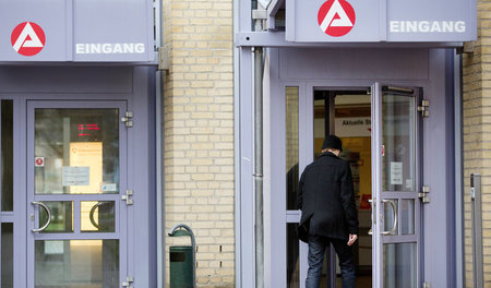 Kafkaesker Behördenirrsinn: Wer sich den Prozessen in deutschen ... Kafkaesker Behördenirrsinn: Wer sich den Prozessen in deutschen ...