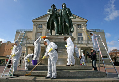 Alles so schön sauber hier: Touristen sollen in Weimar die »Fikt...