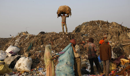 Kampf ums Überleben: Müllsammler auf einer Halde in Neu-Delhi