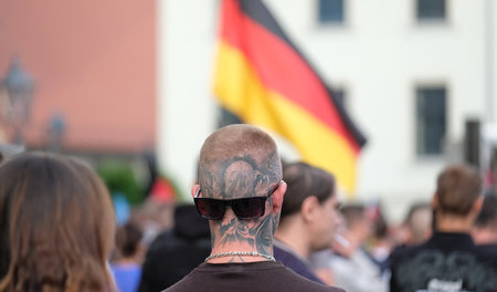 Mittels »Trauermärschen« instrumentalisierten rechte Gruppen die...