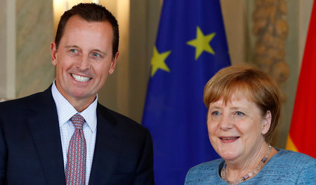 Von wegen Augenhöhe: US-Botschafter Richard Grenell mit Kanzleri...