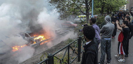 Youths_rioted_in_sev_34590315.jpg