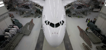 »A380« in einer Produktionshalle in Finkenwerder nahe Hamburg