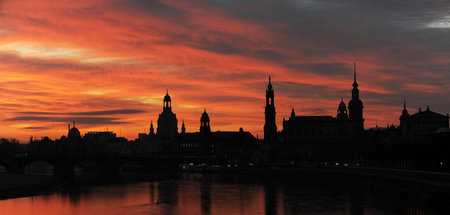 Sonnenaufgang_in_Dre_32888061.jpg
