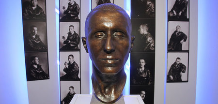 Brecht_in_Augsburg_52623714.jpg