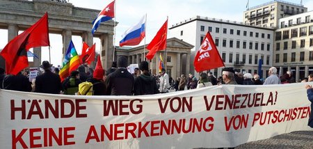 In Berlin gingen rund 300 Menschen gegen den Putschversuch in Ve