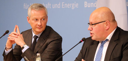Frankreichs Wirtschafts- und Finanzminister Bruno Le Maire (l.) ...