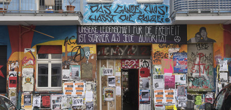 Die Polizei kennt die Adresse: Eingang zum Haus Rigaer Straße 94...
