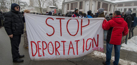 Protest_vor_Transitl_55728886.jpg