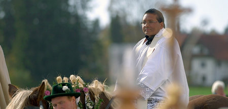 Pater George bei der traditionellen Leonhardifahrt: »Re: Gottes ... Pater George bei der traditionellen Leonhardifahrt: »Re: Gottes ...