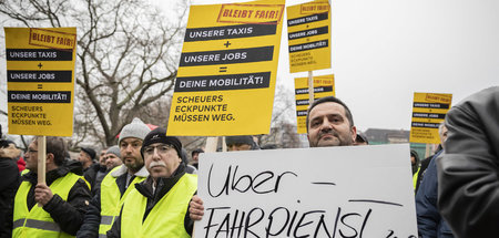 Protest_von_Taxifahr_60401950.jpg