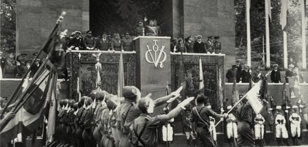 Madrid in der Hand der Faschisten. Siegesparade der Franco-Trupp...
