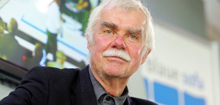 »So arbeitsam, so sauber, praktisch und rein / So wie die Wäsche...