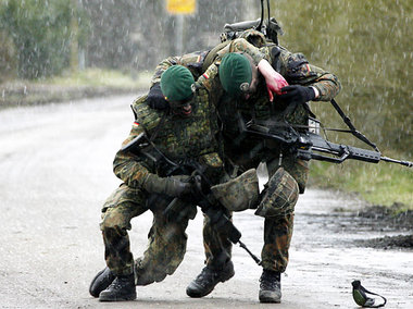 Diese Bundeswehrsoldaten – hier bei einer Übung in Bergen – soll... Diese Bundeswehrsoldaten – hier bei einer Übung in Bergen – soll...