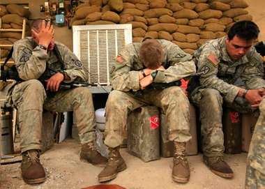 Kurze Pause vom Krieg: Soldaten des 31. Infanterie-Regiments der... Kurze Pause vom Krieg: Soldaten des 31. Infanterie-Regiments der...