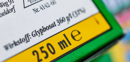 Unkrautvernichtungsmittel, das den Wirkstoff Glyphosat enthält (... Unkrautvernichtungsmittel, das den Wirkstoff Glyphosat enthält (...