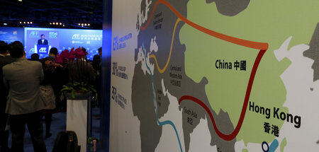 Die »neue Seidenstraße« auf einer Weltkarte am 18. Januar 2016 i...