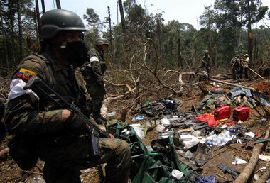 Massive Zerstörung: Wurde dieses Lager der FARC in Ecuador mit U...