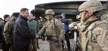 Der polnische Präsident Andrzej Duda (l.) in Zagan (Polen) im Ja... Der polnische Präsident Andrzej Duda (l.) in Zagan (Polen) im Ja...