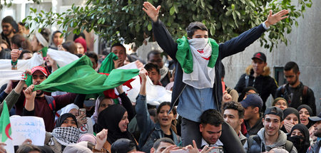 Erfolg für die Demonstranten: Algeriens Staatschef Bouteflika ve