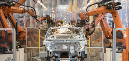 Noch läuft es rund: Pkw-Produktion bei VW im Werk Emden Noch läuft es rund: Pkw-Produktion bei VW im Werk Emden