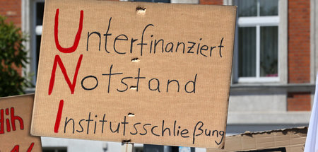 Ein Kürzel, das leider Sinn macht: Studentendemonstration in Ros...