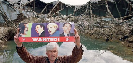 Kragujevac, 31. März 1999: Nach einem NATO-Bombardement – Steckb...