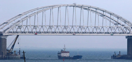 Brücke über die Straße von Kertsch zwischen der Krim und dem Fes...