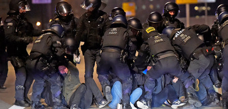 S 04.jpg