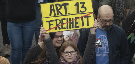 Wenige Tage vor der entscheidenden Abstimmung protestieren bunde...