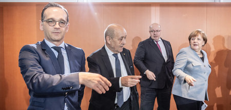 Gast im Regierungskabinett: Heiko Maas (SPD, l.), Außenminister,...