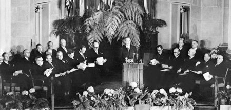 Feierliche Gründung – Unterzeichnung des North Atlantic Treaty a...