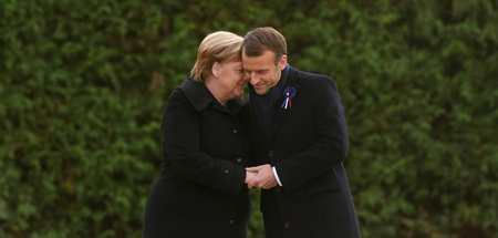 Bundeskanzlerin Angela Merkel und der französische Präsident Emm...
